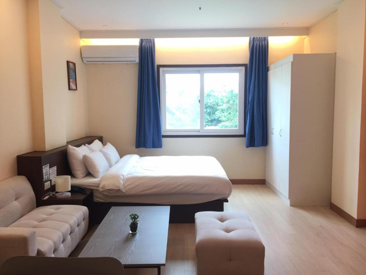 On Hotel Friendship Ángeles Extérieur photo