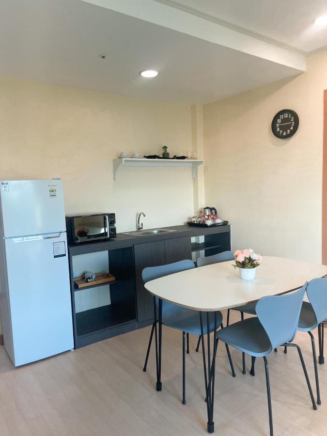 On Hotel Friendship Ángeles Extérieur photo