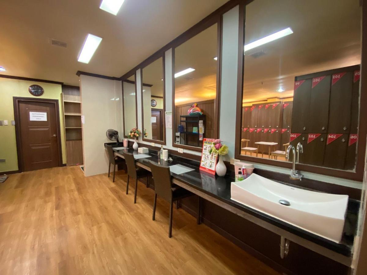 On Hotel Friendship Ángeles Extérieur photo