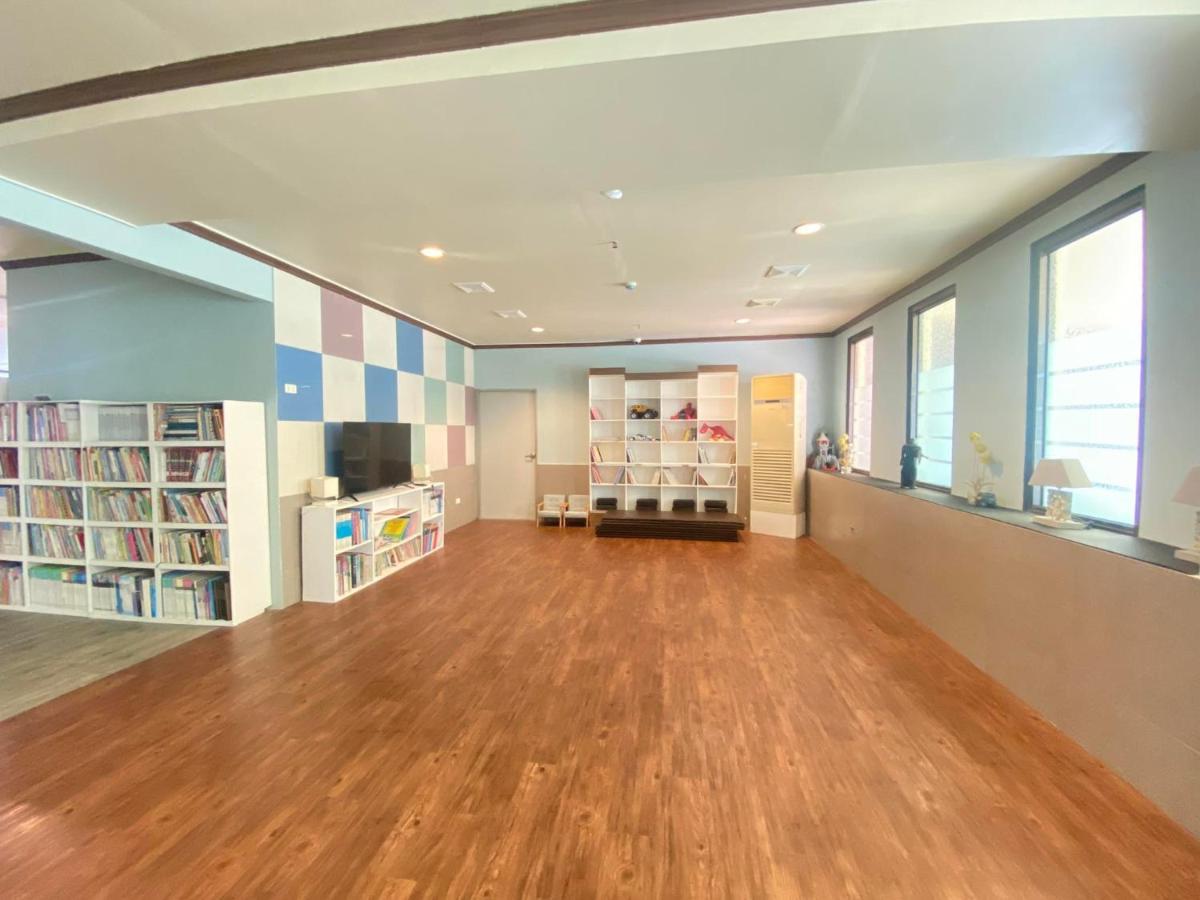 On Hotel Friendship Ángeles Extérieur photo